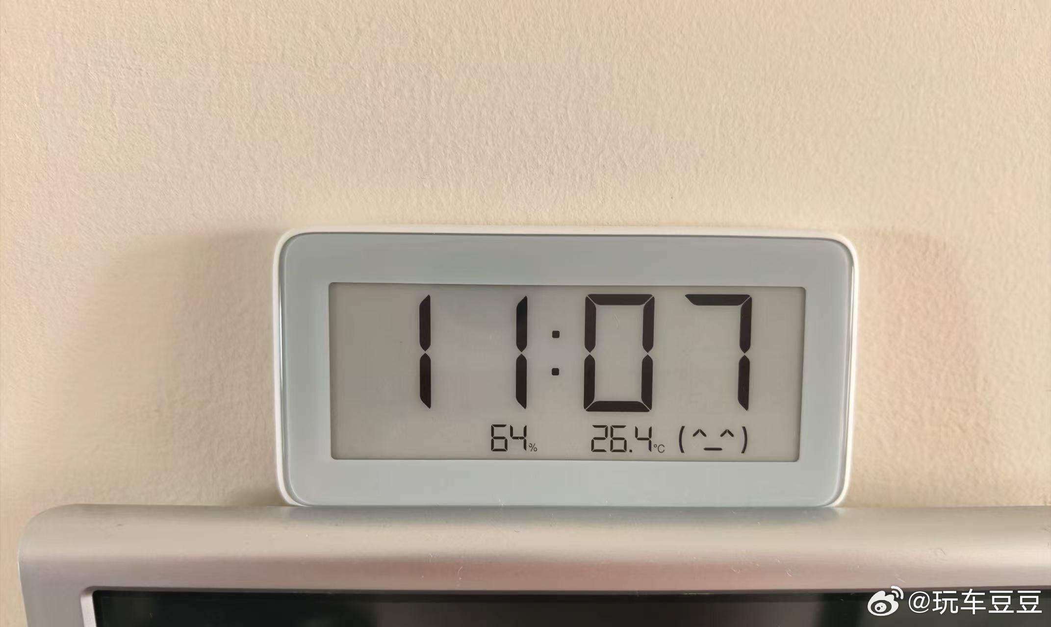 我发现这南北差异真的大！我跟我朋友说，我买了个超大工业除湿机，因为最近工作室的湿