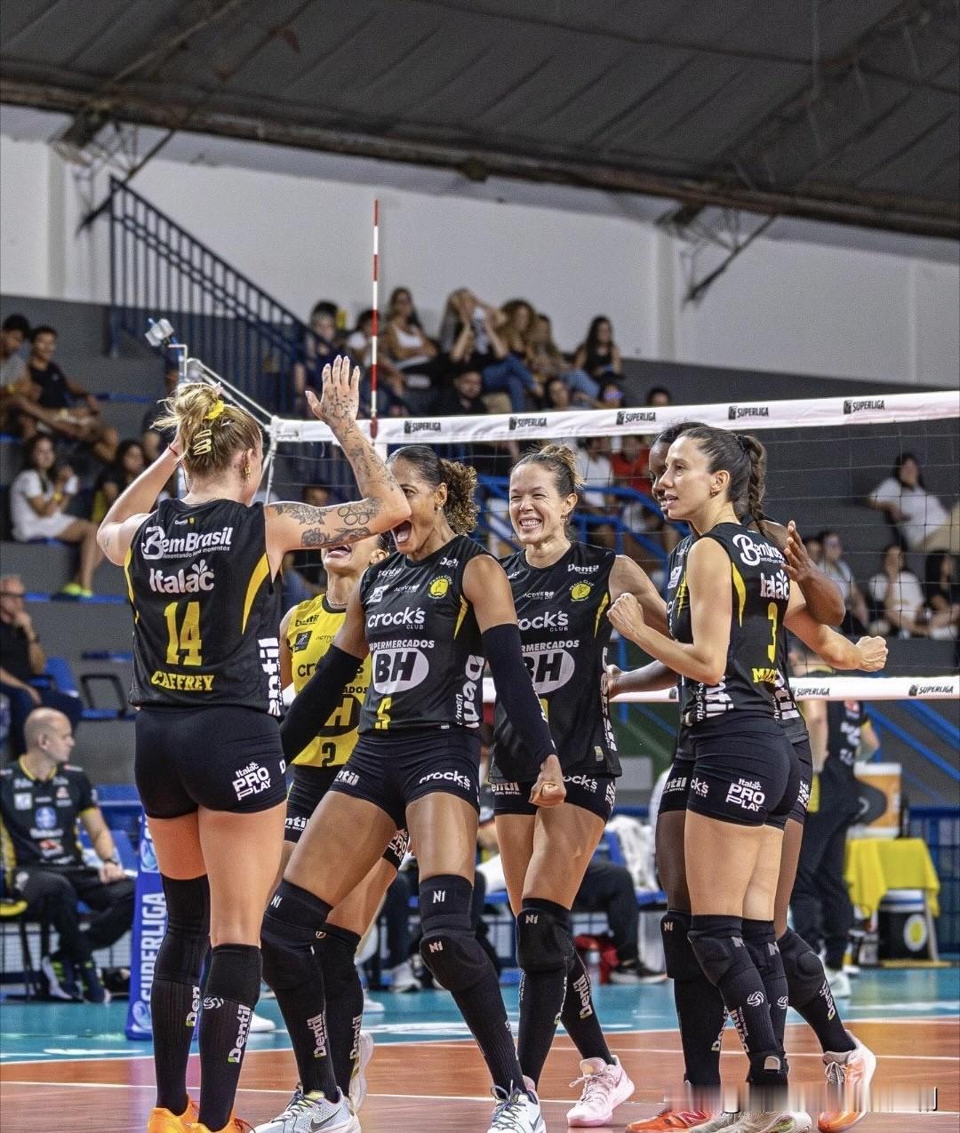 2025-2026赛季巴西🇧🇷女排超级联赛常规赛第七轮，乌贝兰迪亚海滩3-1