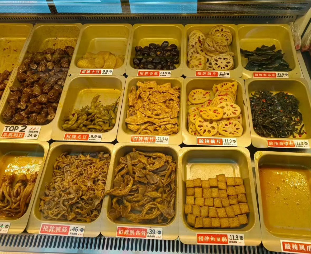 卤味三巨头半年闭店超5300家 我觉得很正常呀。在我看来，现在的卤味，又不健康又