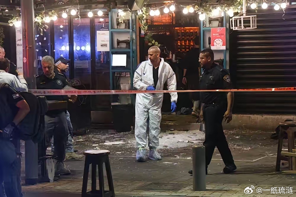 自杀式英雄在以色列阿巴拉省省府食堂，掏枪对该市市长和付市长一阵猛扫，在一阵惊叫和