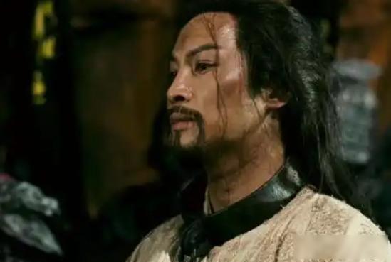 880年，黄巢率兵攻入长安，当即下令："将长安所有权贵门阀满门抄斩，一个不留！"