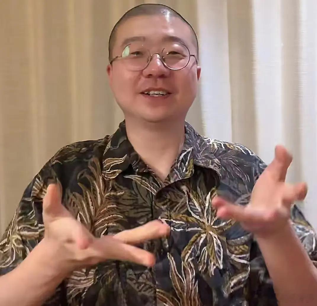 李诞建议毕业生不要太早去新疆原因很简单太年轻的时候去新疆，以后你再去看世界上其他