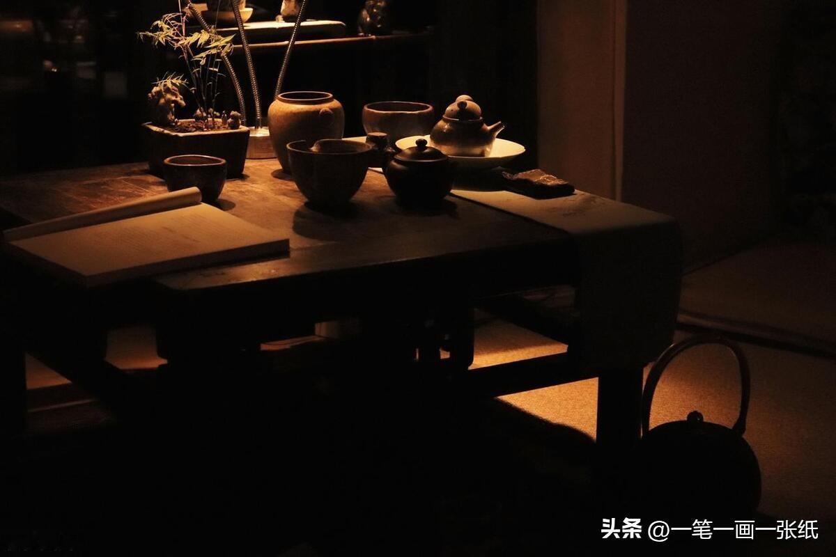 气性乖张，多是夭亡之子；语言深刻，终为薄福之人。
“人摇福薄，树摇叶落，扶摇直上