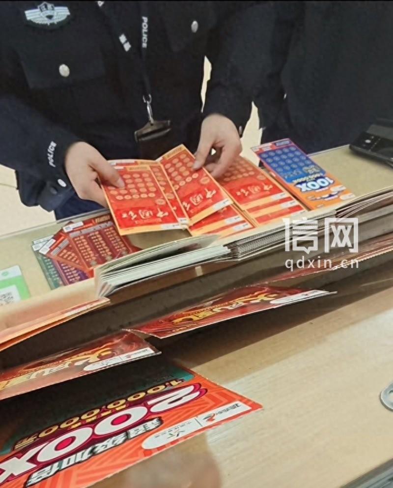 无知者无畏！江苏淮安，一位彩票店老板发现，店里的刮刮乐彩票存在被刮开的情况，一次