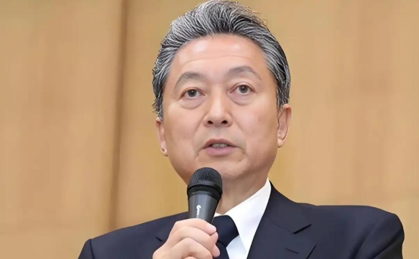 日本众议院解散之际，麻生太郎等四位日本前首相到场，唯独不见鸠山由纪夫，随后他现身