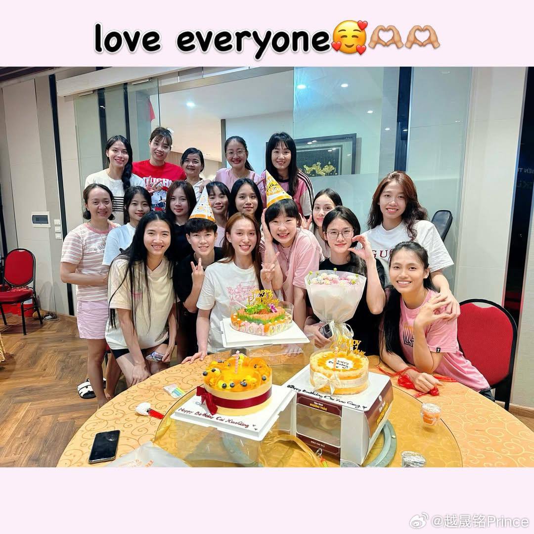 排球  就在2026年全国锦标赛首轮开赛前夕，蔡晓晴在龙山清化队的队友们为她举办