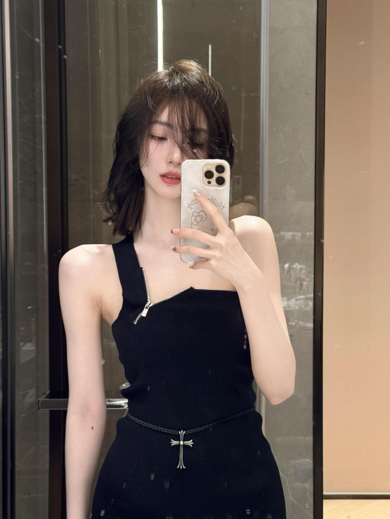 优雅气质，黑白配，时尚百搭，轻松出街