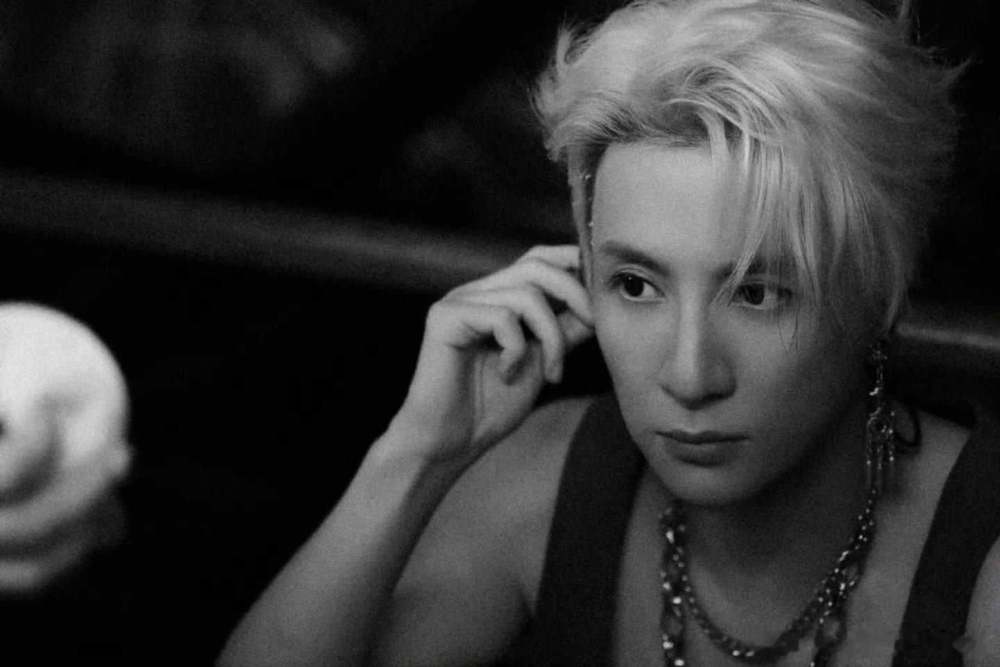 薛之谦演唱会南京站官宣 用歌声消解疲惫，用现场治愈情绪，薛之谦南京站官宣，和温柔