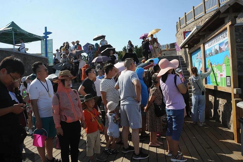 8月文旅部正式启动全国夏季文旅消费季，本次全国合计发放超过45亿元文旅消费补贴，