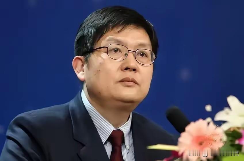 中国政府呼吁谨慎前往日本，然而复旦大学的冯玮却在此时，高调推荐中国学生去日本，并