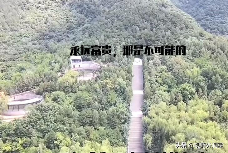 为老自尊，小心后生笑谈，祖宗不是个好东西。
        为小丑立丰碑，比婊子