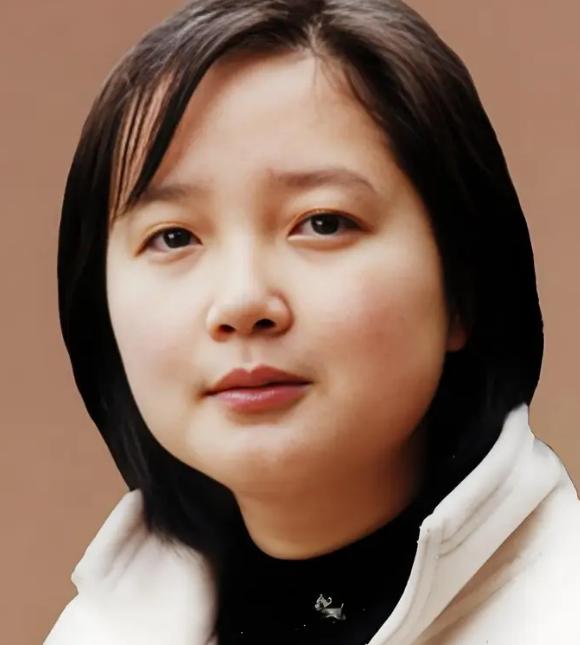 2004年，湖南长沙发生了一起让无数人揪心的案子：25岁的大学女教师陆灿昱，被自