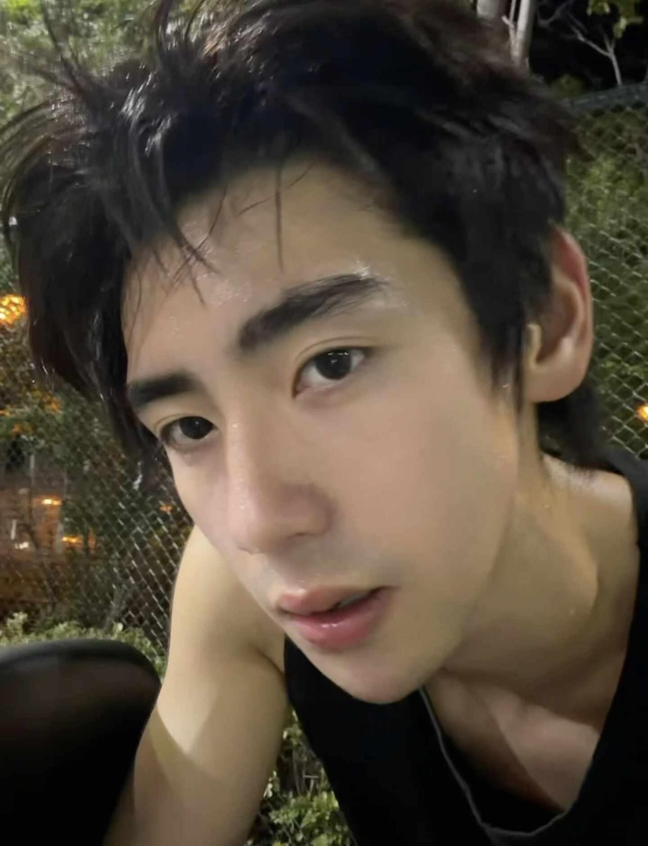 打球
我得先练好武功了