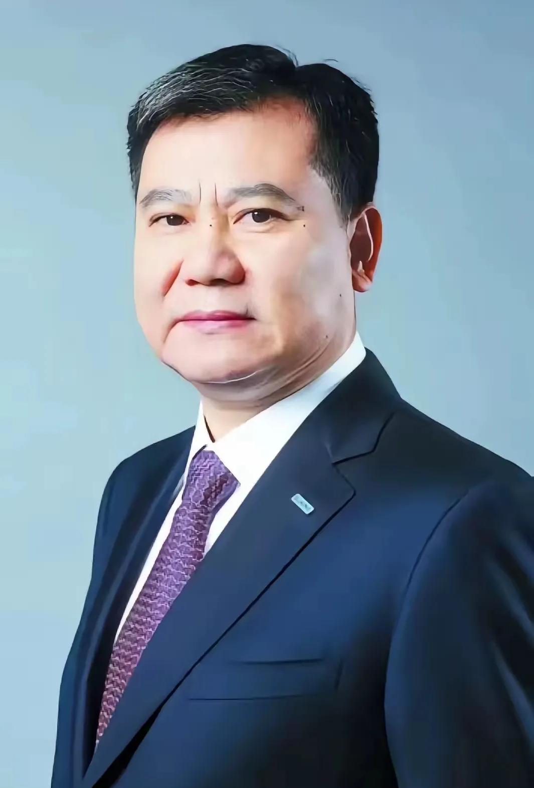 和许家印相比，张近东真算一条汉子。苏宁2387亿债务重整全部执行完毕，张近东把名