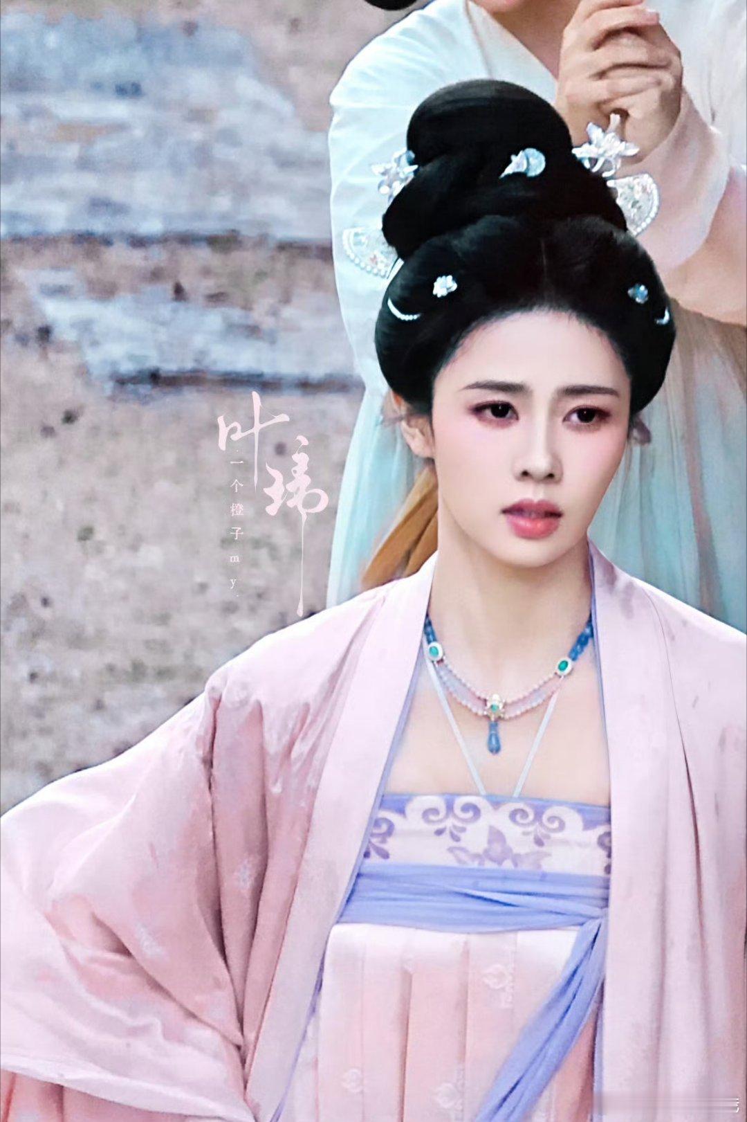 白鹿莫离叶璃造型路透合集🈶，叶璃米米嘟[太开心]这个白梦妍仪态真的好好！[太开