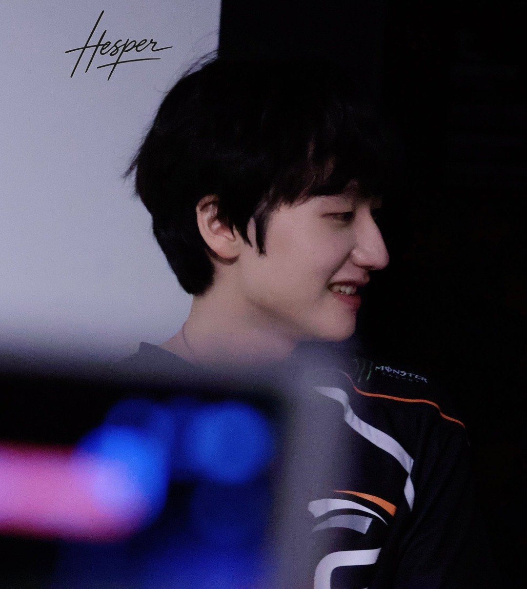 分享两张🥜 笑的好温柔[期待][期待]cr.hesper_ujws15第一线英