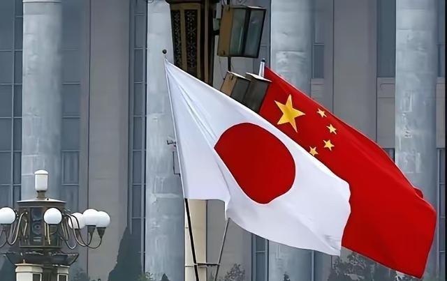 日本媒体又来玩那套“劝人大度”的老把戏了，张口就是“希望中国放下怨恨”，声称当年