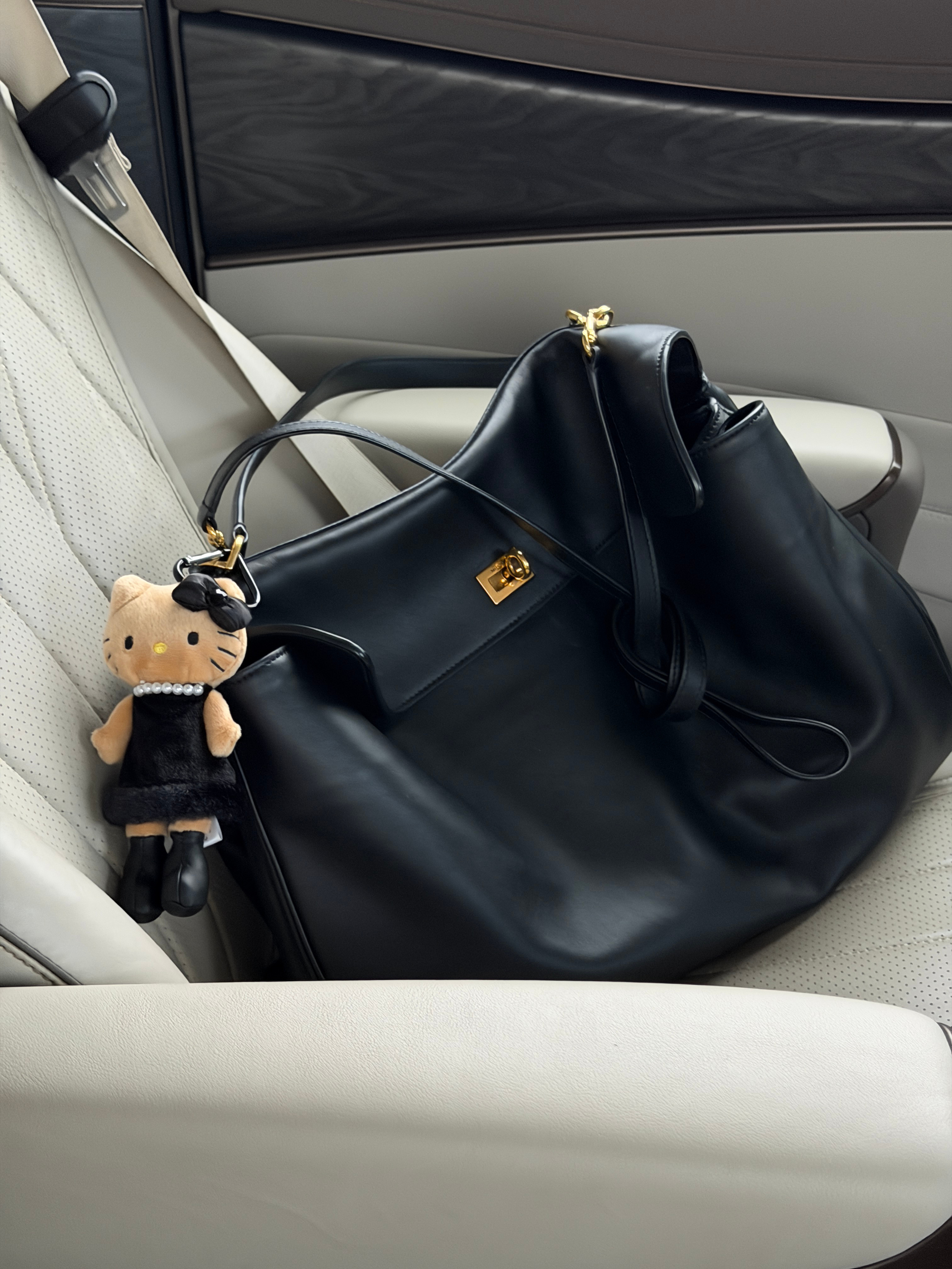 黑皮贵妇Kitty出街 