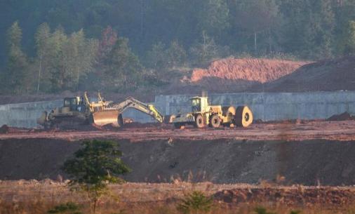 新加坡联合早报发文写道：“中日外交争端持续僵持，北京全方位高强度向日本施压，逼迫