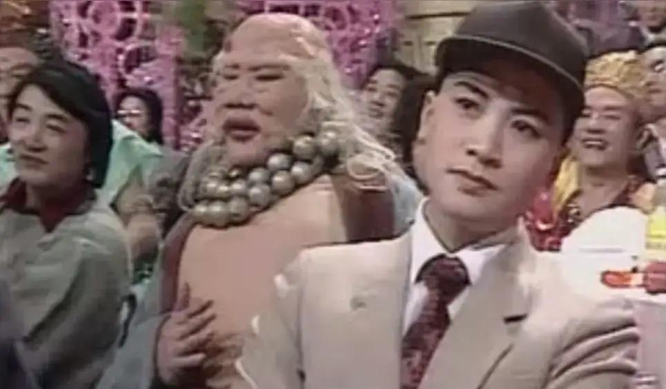 迟重瑞在节目里说根本没想娶陈丽华，转头却给她端了34年参茶。
这话是2018年