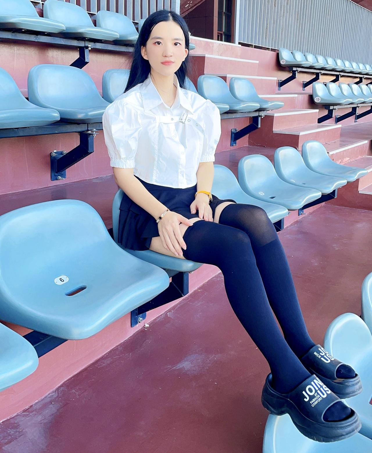 什么颜色的袜子最百搭黑色袜子很百搭的怎么样？