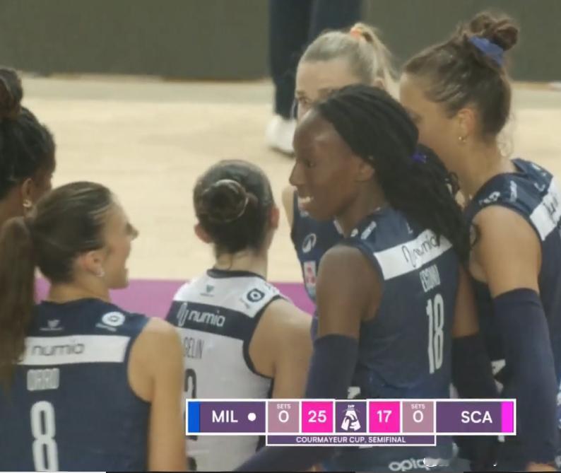 🏐第一局：🟣米兰 25-17 斯坎迪奇🔵#女排[超话]# ​​​