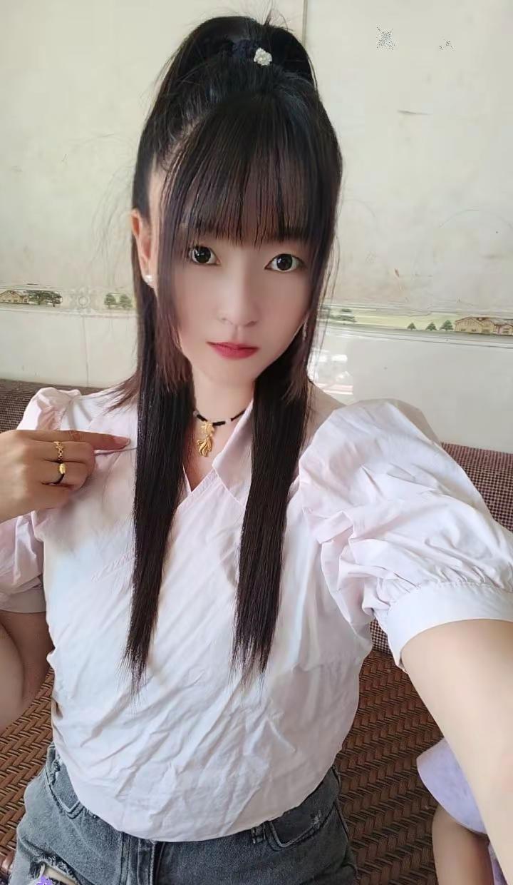 这个年纪不可能很漂亮了，但一定要开心，要快乐，尽量让身体舒服，让灵魂自由……人傻