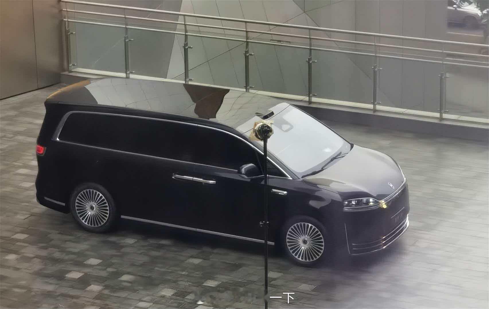 智界V9真车这是被哪家泄露了？不会是PS的吧