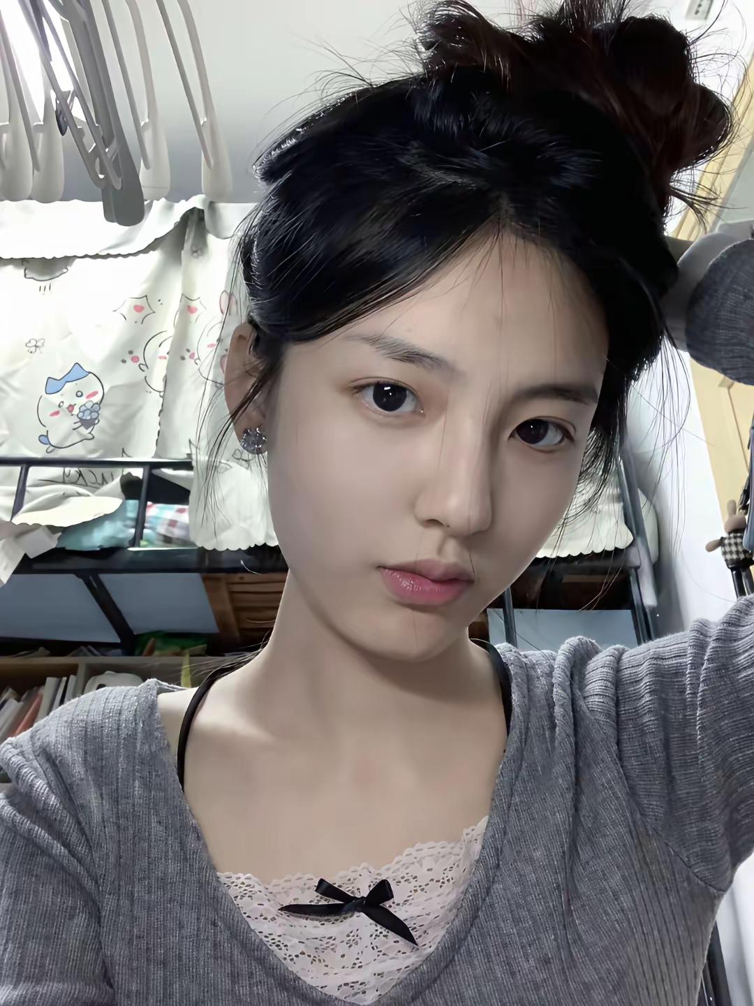 女人眼里一流的男人，都是有本事的。这就是女人的慕强，
男人眼里一流的女人，都是能
