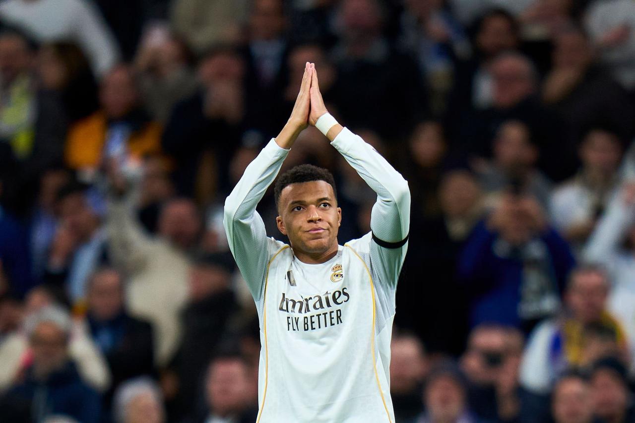 到底是谁在说谎？
近期姆巴佩被皇马队医误诊的新闻闹的沸沸扬扬！法国媒体报道去年1