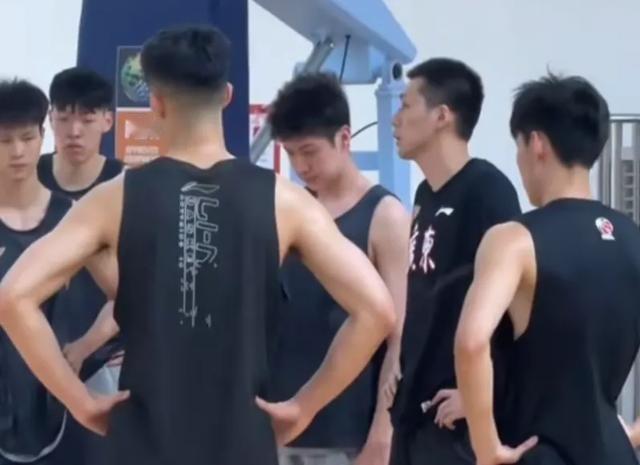 上赛季那个遗憾咱们暂且不提,反正现在全员重整旗鼓,竭尽全力备战新赛季。其中最劲爆