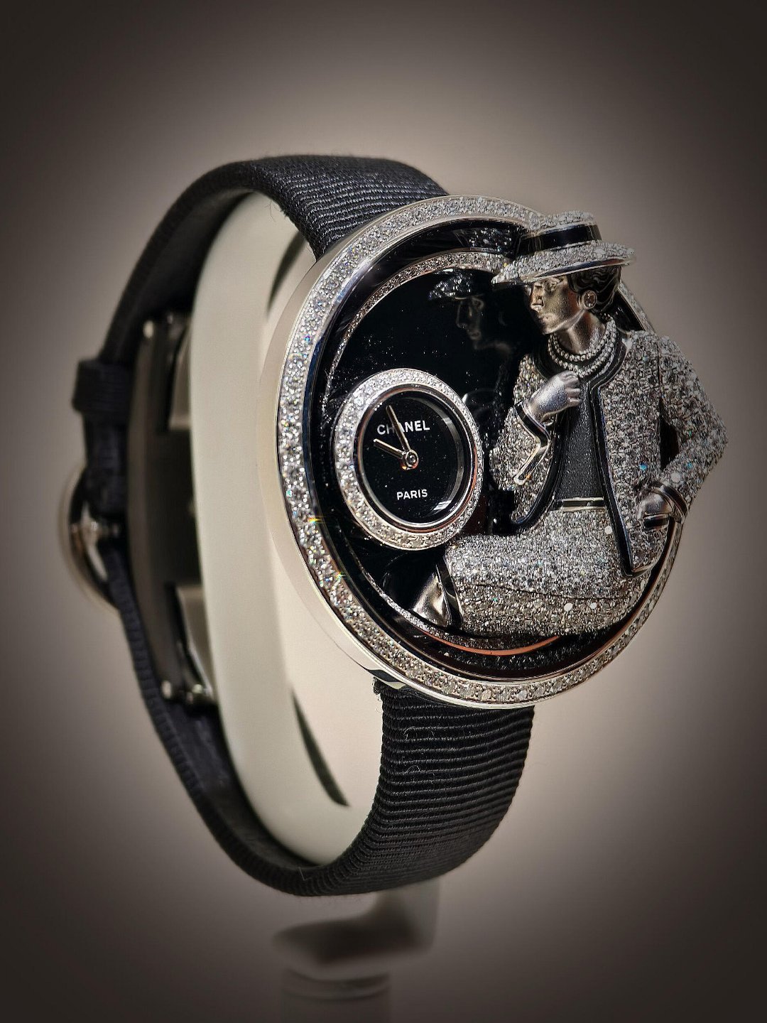 香奈儿在WWG2026带来的惊喜，藏在每一处细节里。全新Tweed Settin