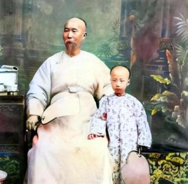 野史:1901年，李鸿章去世，他给子孙留下4000多万两白银和无数家产， 可没想