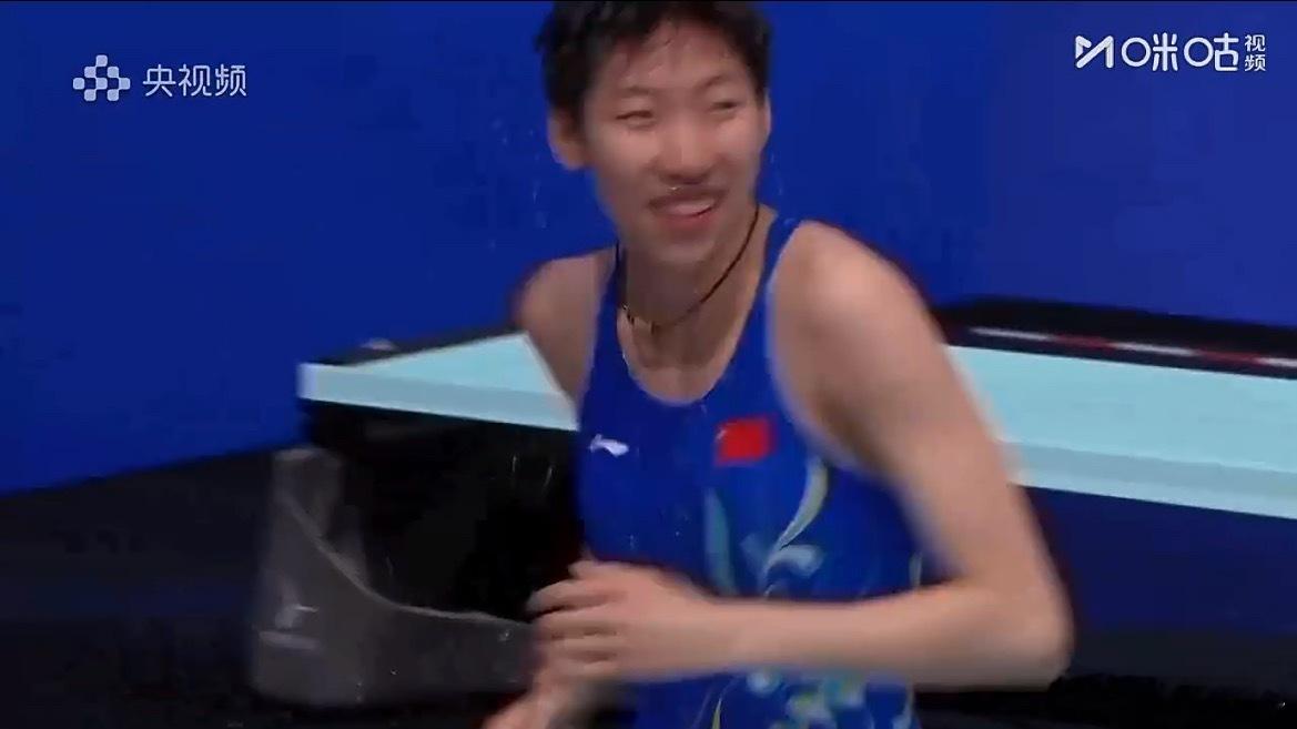 李亚杰跳水女子1米板金牌第十五届全运会 2025大湾区运动会女子跳水1米跳板决赛