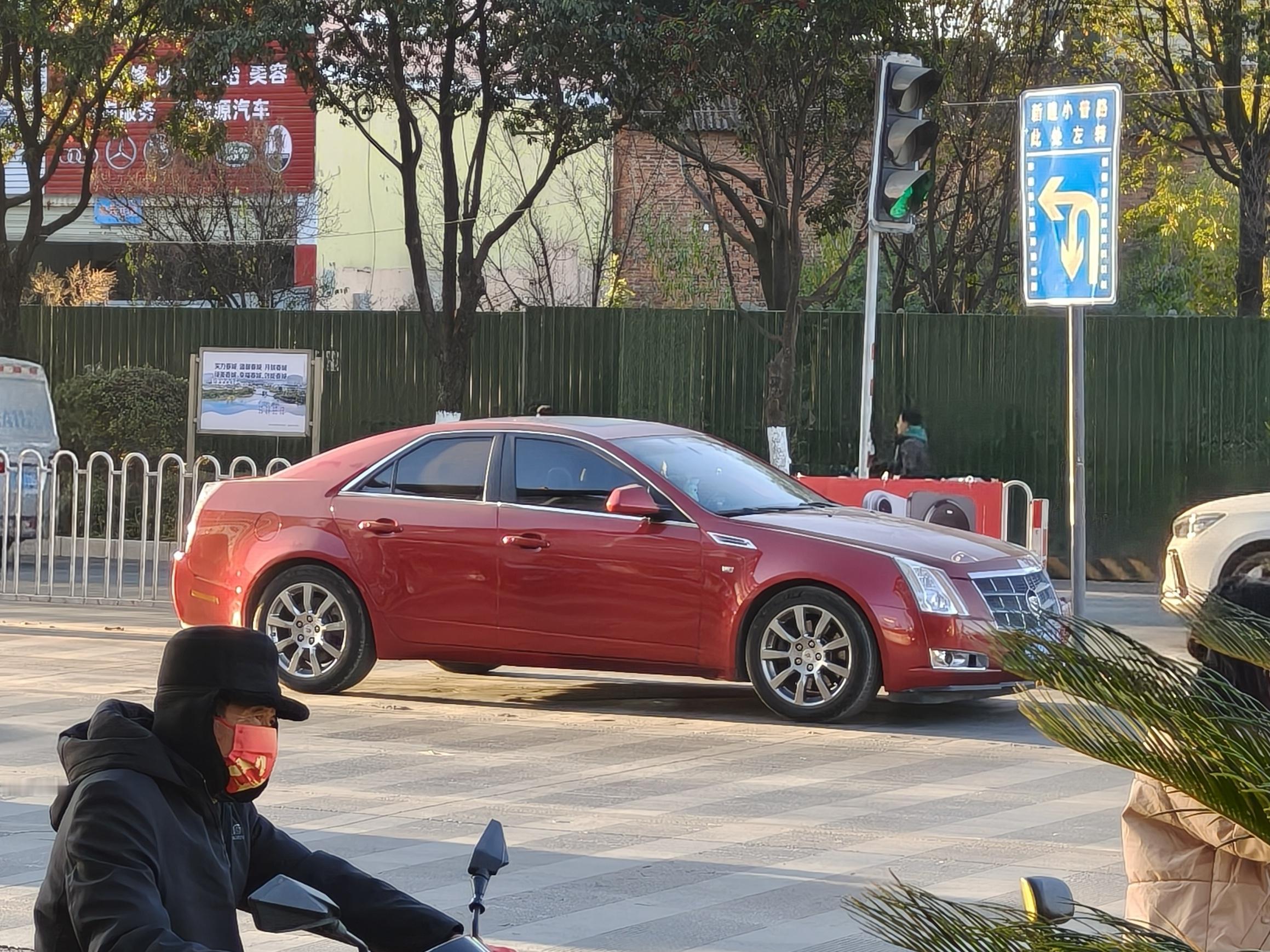 2万元第一选择，sigma高级后驱平台，3.6 V6发动机，加速6秒出头，运动版