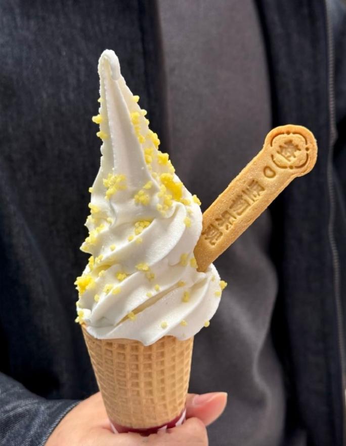 小米食堂发布小米冰激凌  分标准版，pro版，max版，冰激凌一样，区别是饼干数