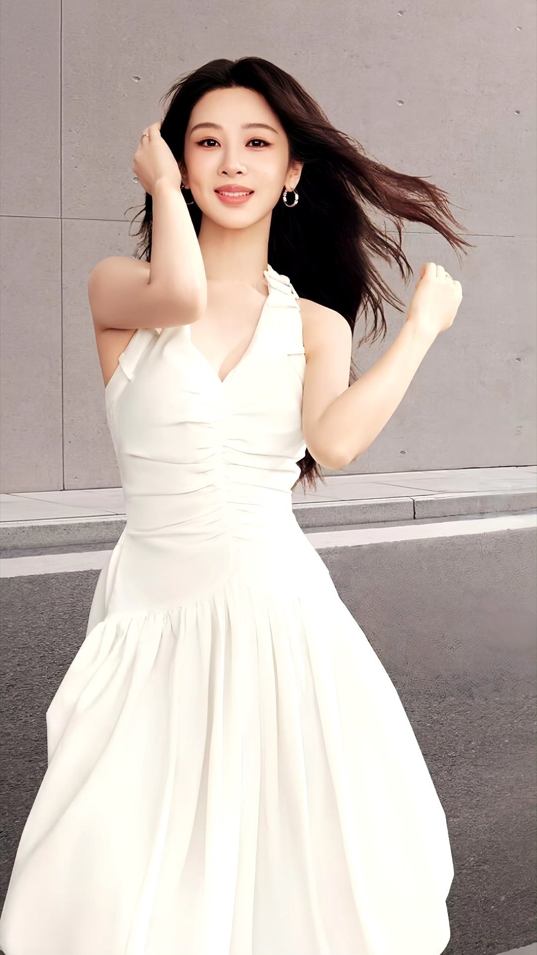 杨紫杨紫董竹君 yz杨紫玉兰花开君再来 从歌女到民族企业家，董竹君用一生书写女性