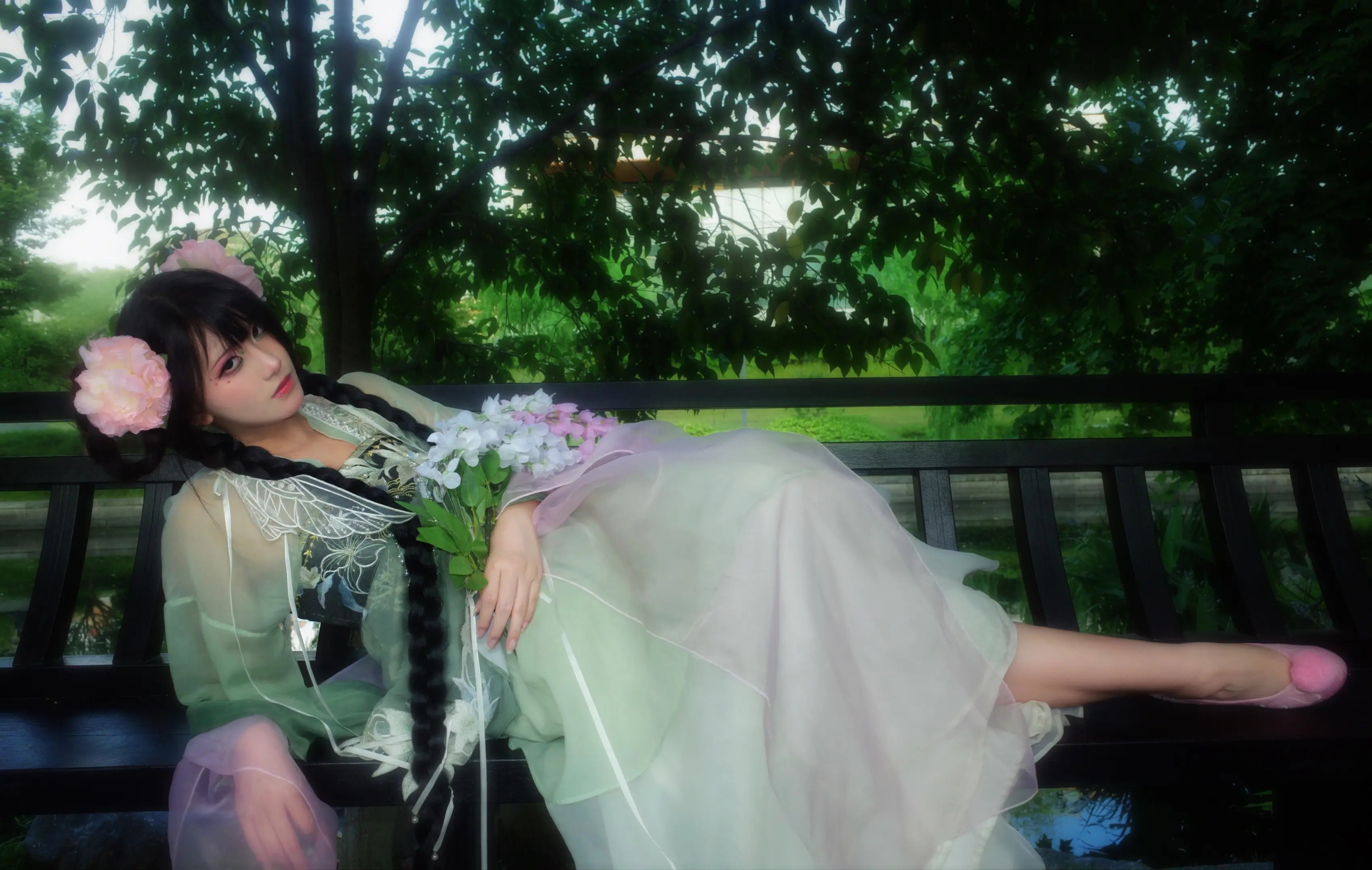“区区一只莲花小妖”