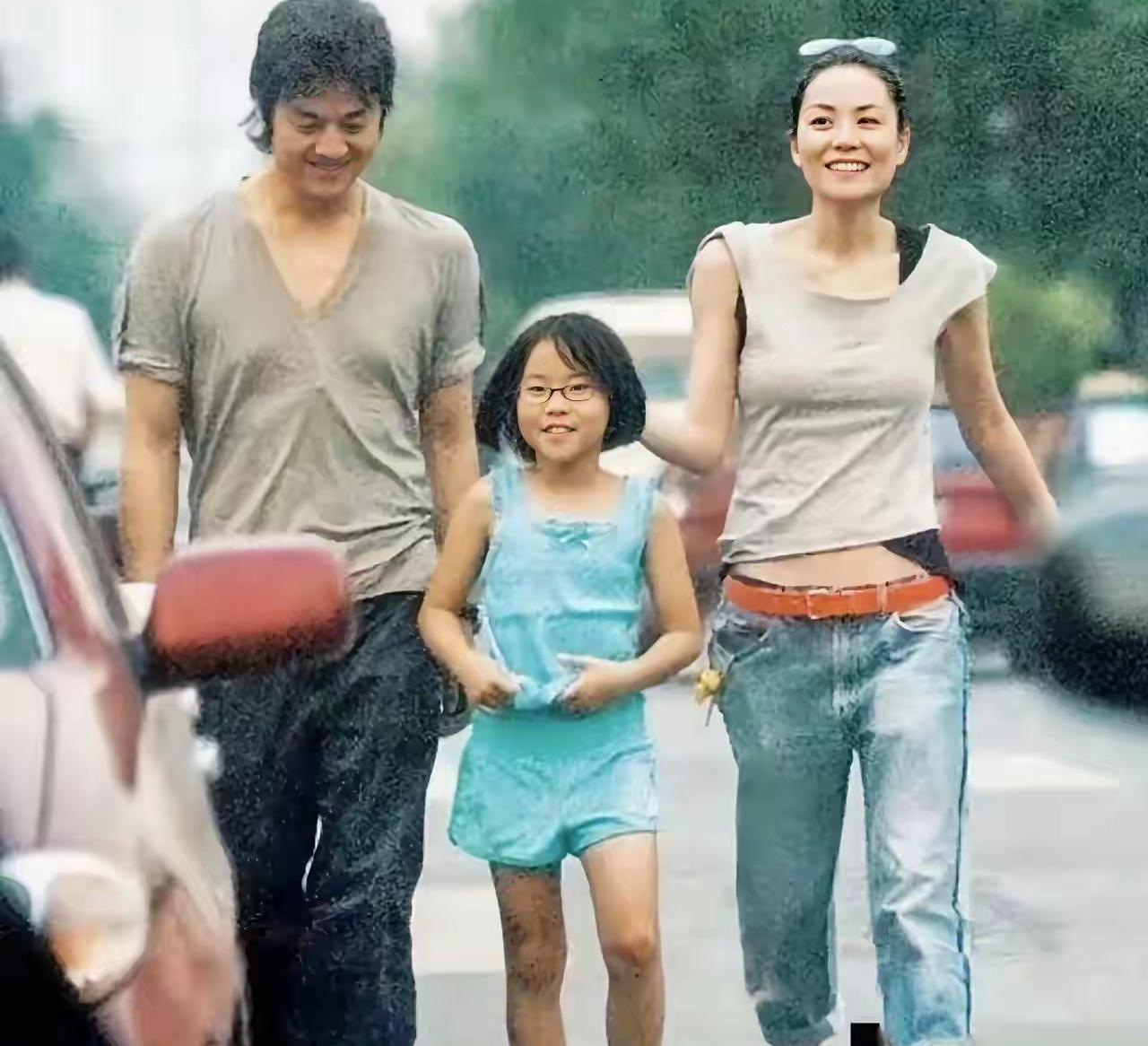 什么是最好的爱，李亚鹏证明了。

那年，李亚鹏对王菲一见钟情，他从没见过这么英姿