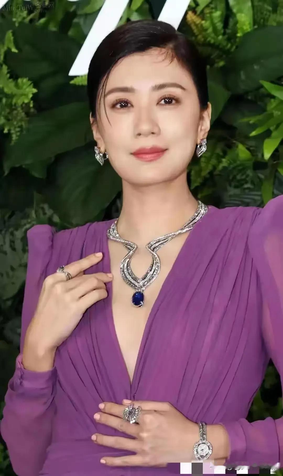 贾静雯 51岁贾静雯 贾静雯照片 贾静雯生图状态 贾静雯汤唯 贾静雯一家五口 贾