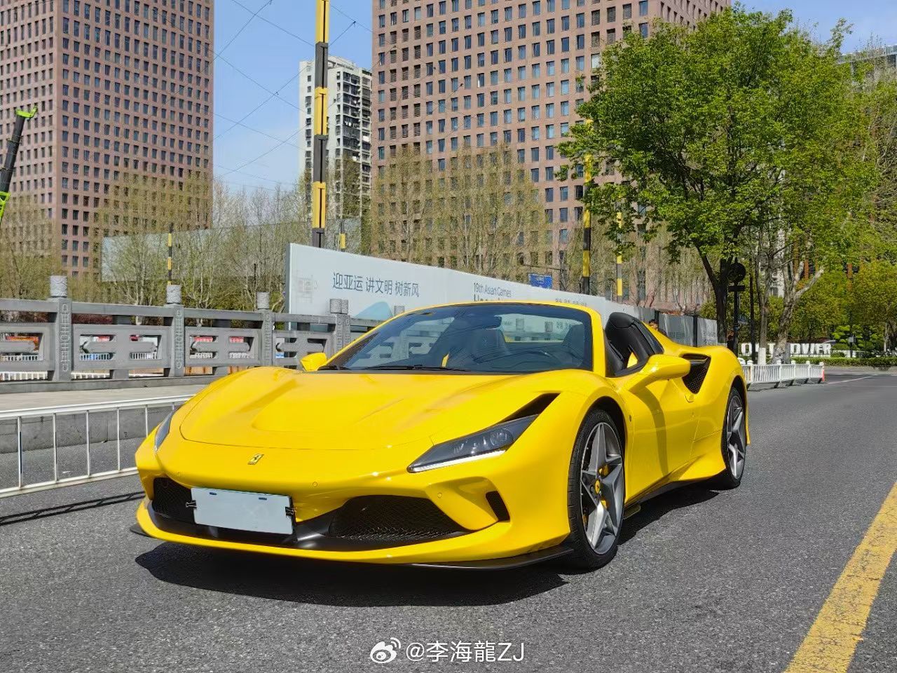 22年法拉利F8 Spider 8000KM 