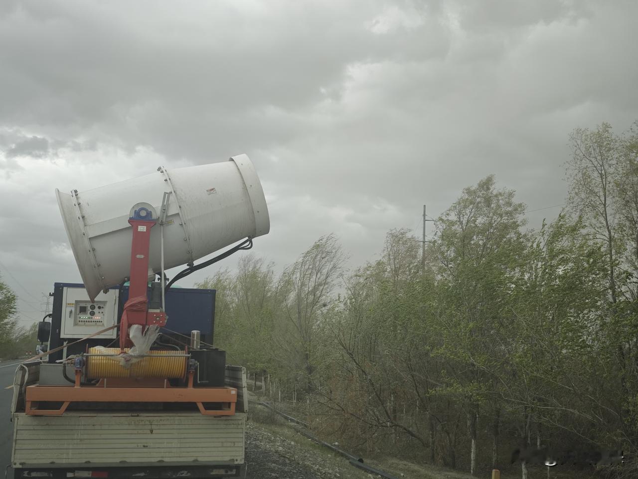 今年春天最想实现的心愿 今年春天，我最想实现的心愿就是做好林带防虫工作。就像高台