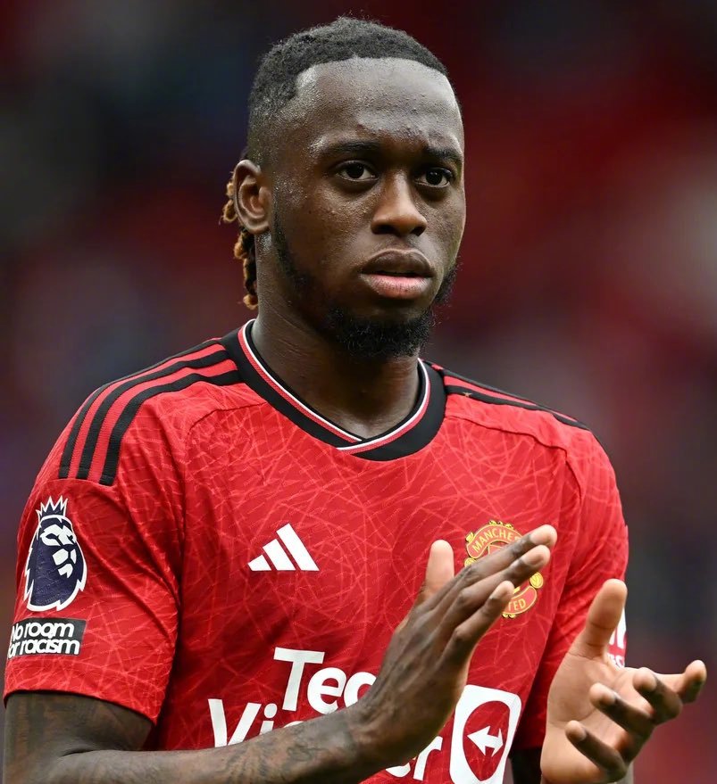 📢 阿隆·万-比萨卡谈迈克尔·卡里克：“我认为他应该被正式任命为曼联主教练。他