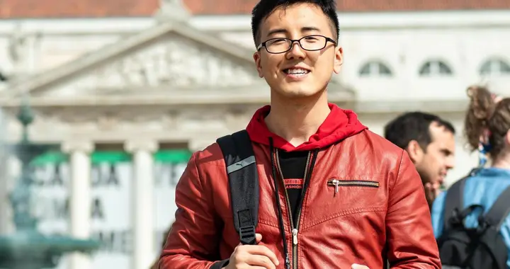 95后博士休学创业押注AI空间游戏，未上线先出圈吸粉百万