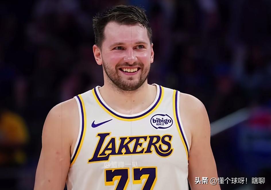老詹缺席，那个熟悉的赛季初的湖人又回来了
个个敢打敢拼，这又是一场大胜，以128