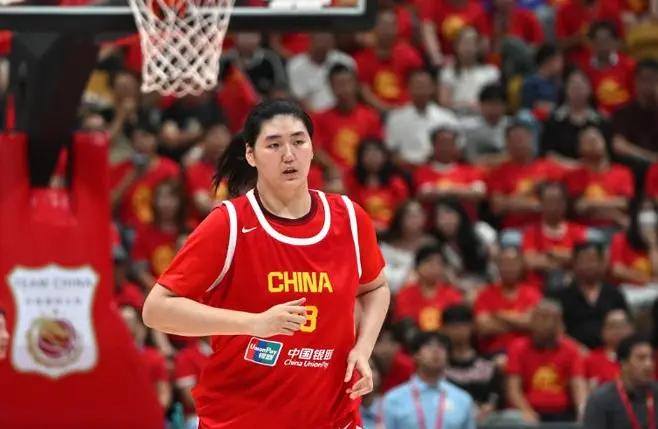 高兴太早，中国女篮3分胜尼日利亚却收两大坏消息，必须召回李梦

中国女篮昨天晚上