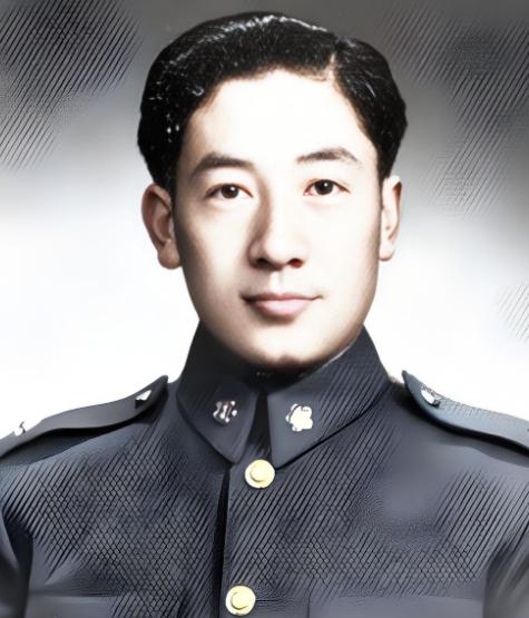 1945年深秋，马步芳的独子马继援被宋美龄叫到重庆官邸。这位西北王公子刚跨过门槛