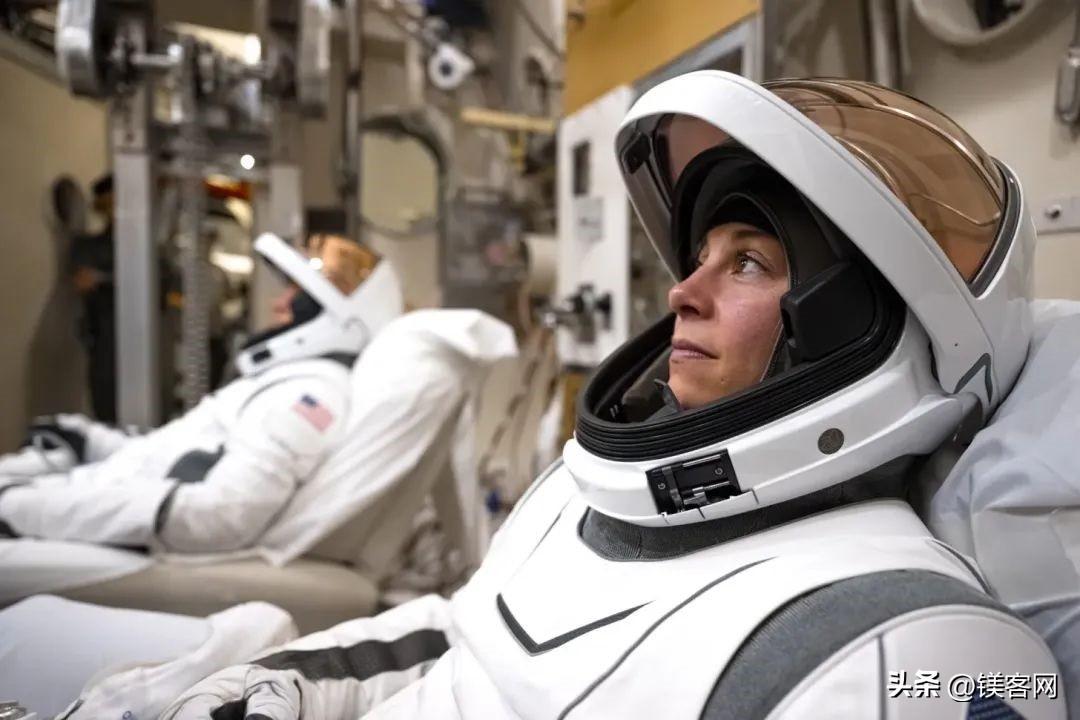 中国联通与中兴通讯的合作自 2G 时代起，经历了 5G 时代的深度融合，现已共同