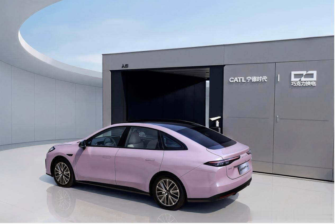 埃安RT super正式上市，有以下看点：1、电池租用购车售价为8.88万元2、