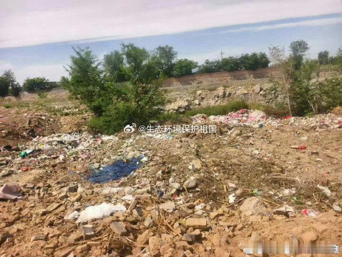 山西闻喜县河底镇苏村村垃圾场乱象猖獗 臭气扬尘污染群众怨声载道民生污染近日，接到